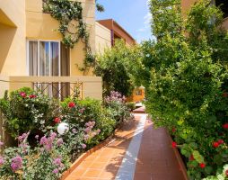 ELOTIA HOTEL